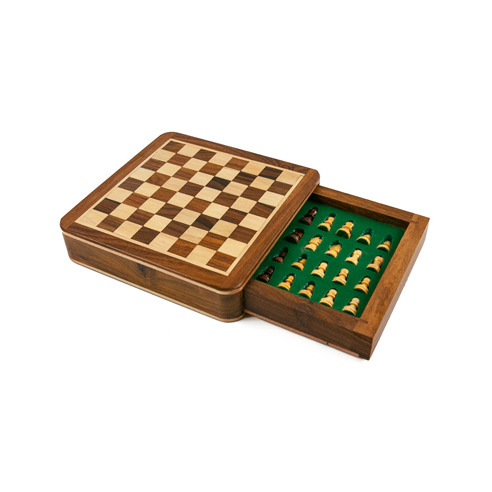 Trinity magnetic chess set with square board and drawer
