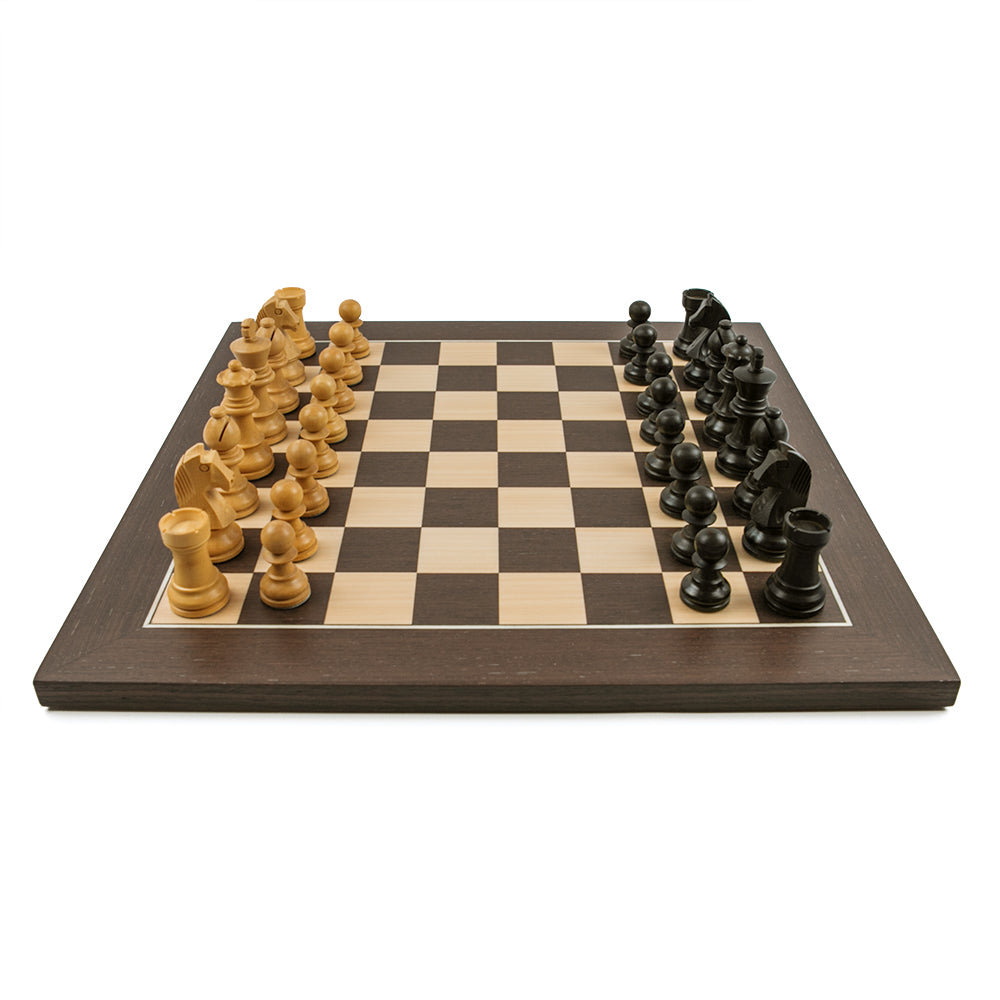 Marston chess pieces: Staunton style in double-weighted natural and black boxwood
