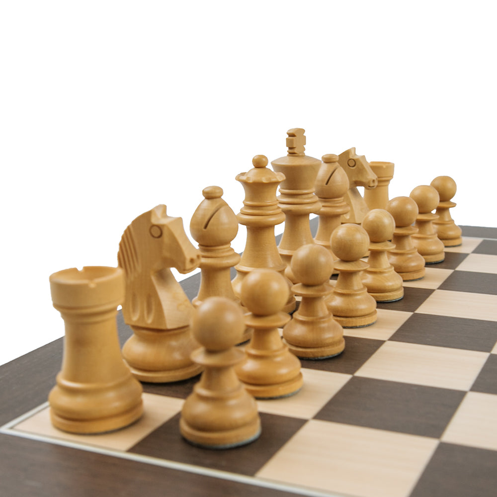 Marston chess pieces: Staunton style in double-weighted natural and black boxwood
