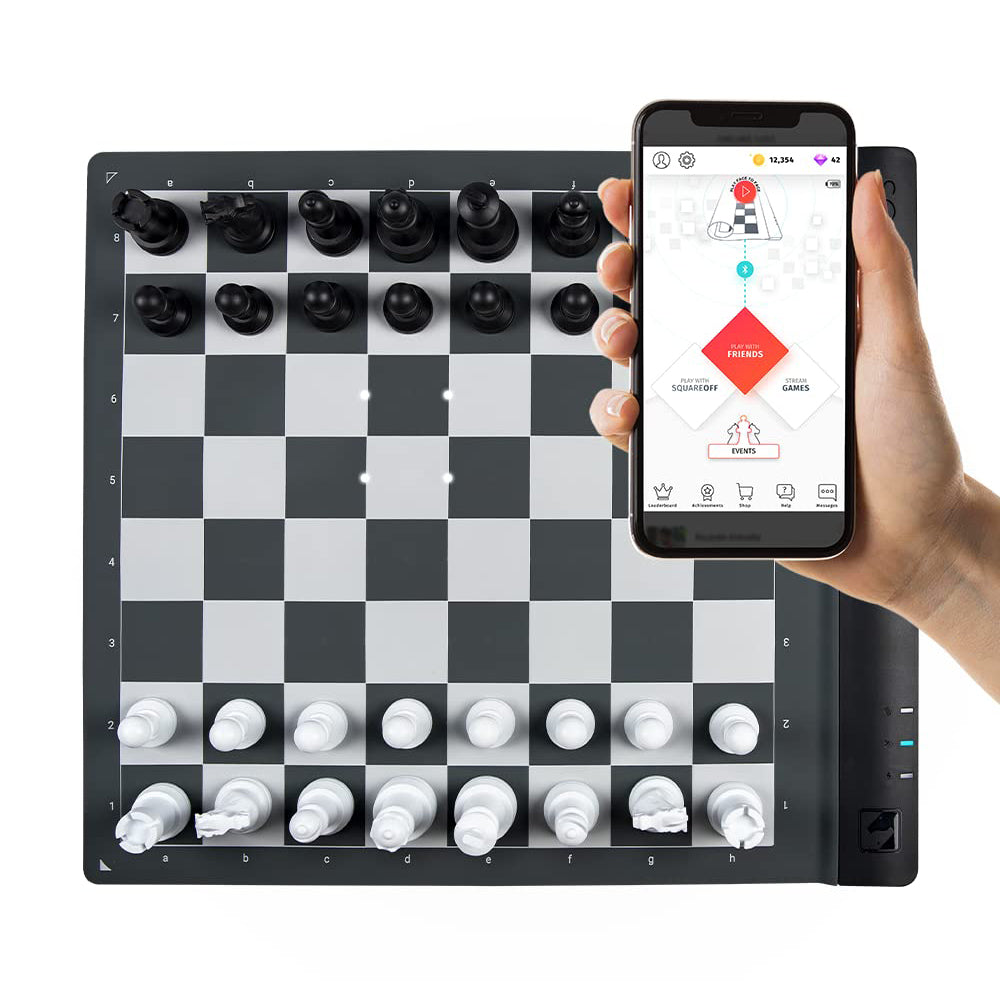Square Off Pro: Portable electronic chess set