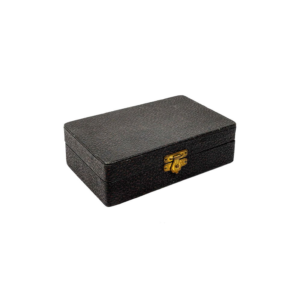 Two cases of 100 Plastic Counters - 1910