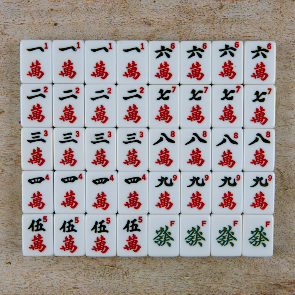 Varnished wooden case mah jong set (acrylic tiles)
