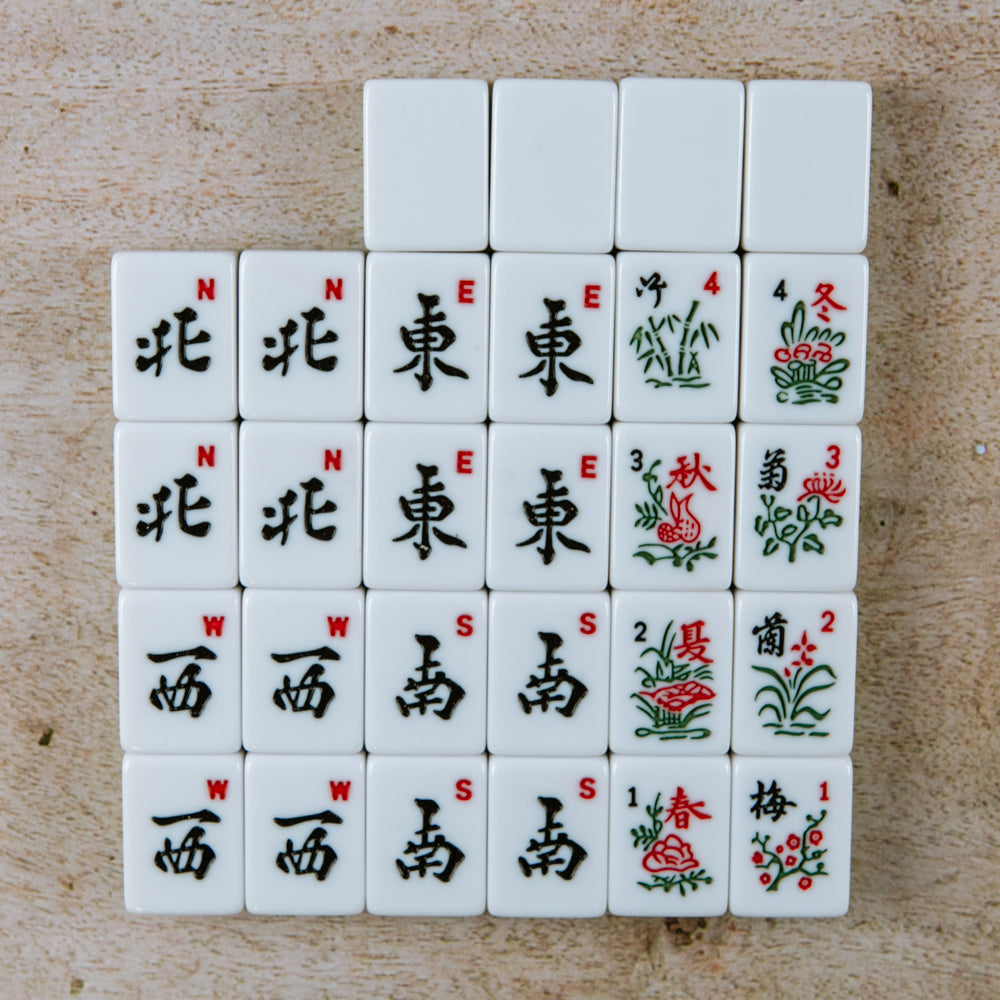 Varnished wooden case mah jong set (acrylic tiles)