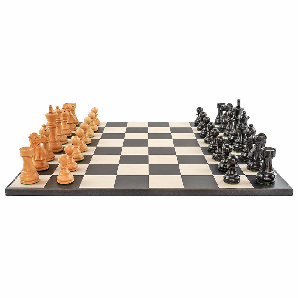 Kellogg chess pieces: Staunton style in natural and black boxwood