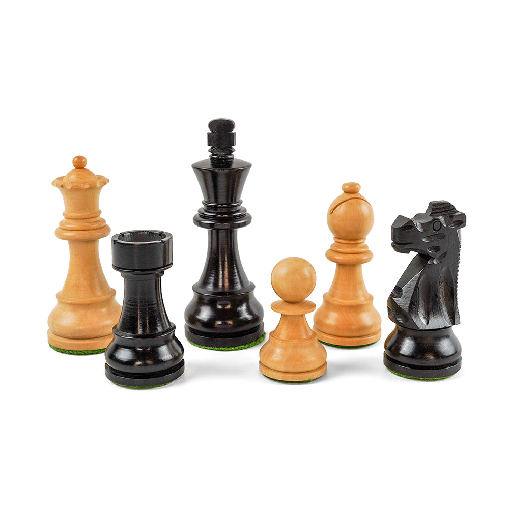 Kellogg chess pieces: Staunton style in natural and black boxwood