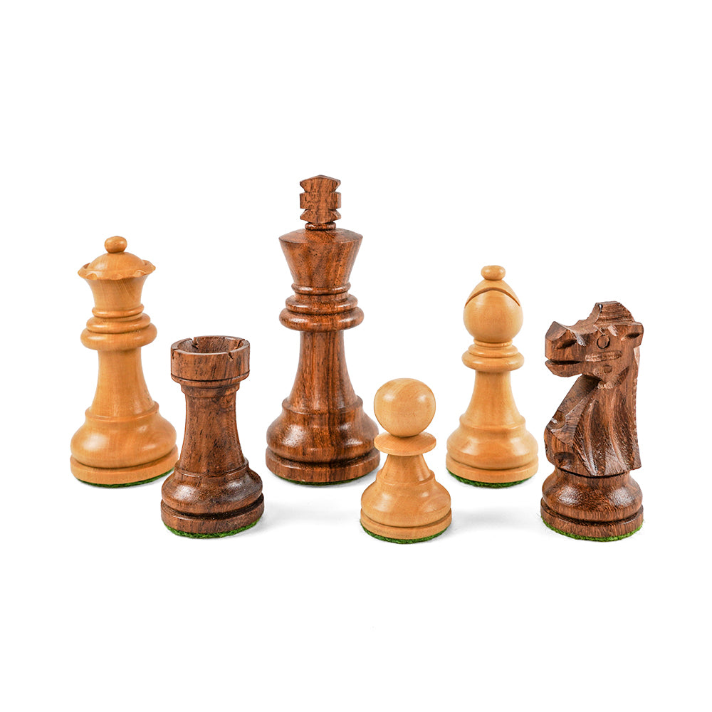 Reuben chess pieces: Staunton style in acacia and boxwood