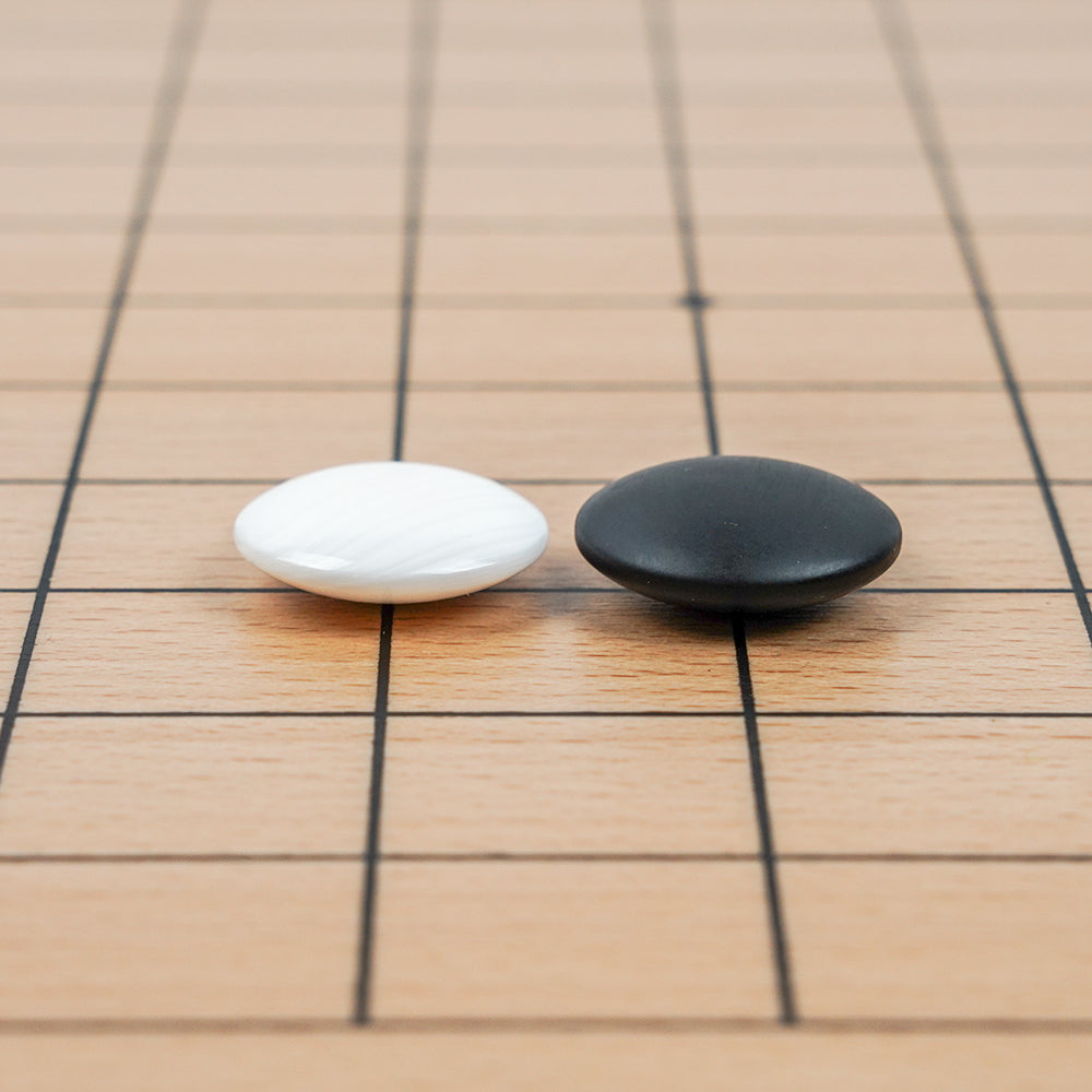 Slate and shell 'kiseido' go stones