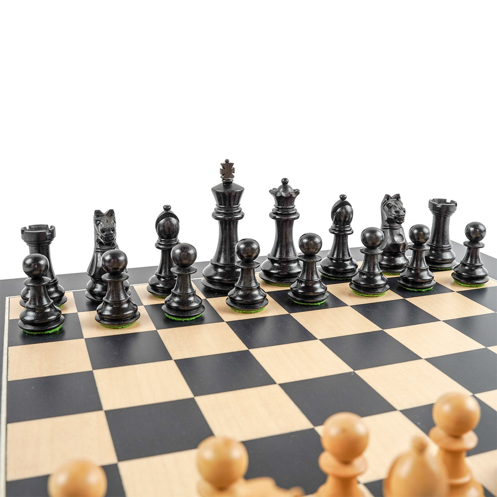 St Hilda's chess pieces: Staunton style in double-weighted ebony and boxwood