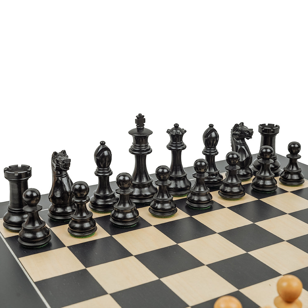 Templeton chess pieces: Staunton style in double-weighted ebonised boxwood