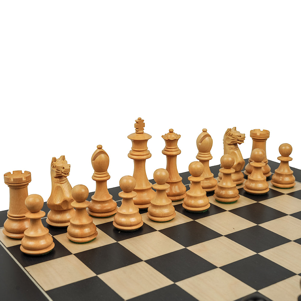 Templeton chess pieces: Staunton style in double-weighted ebonised boxwood