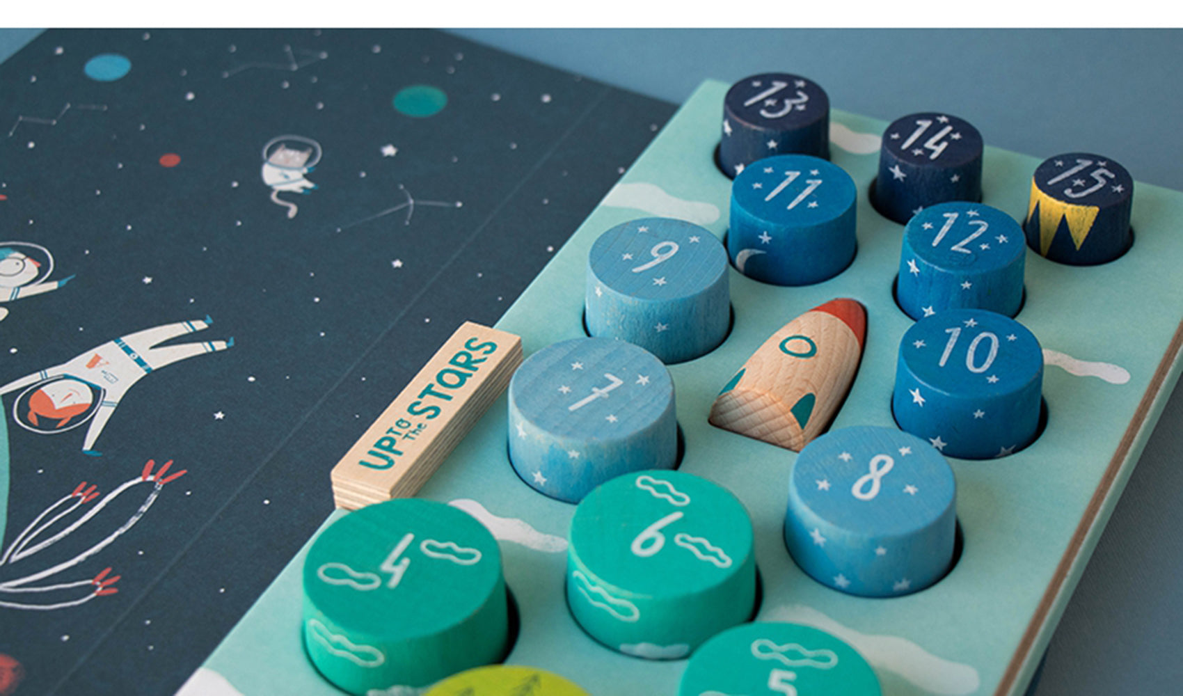 Wooden stacking game: up to the stars!